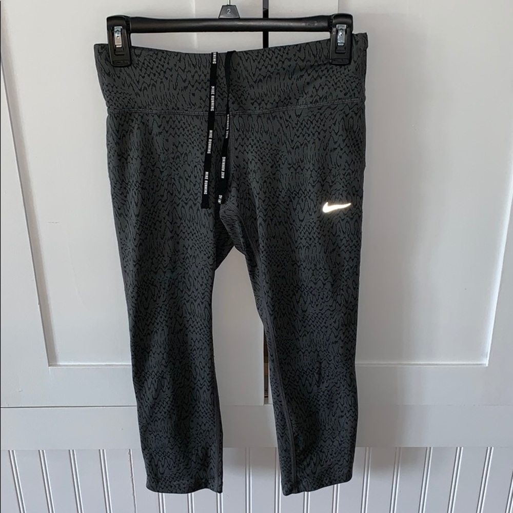 Nike Dri-Fit cropped leggings